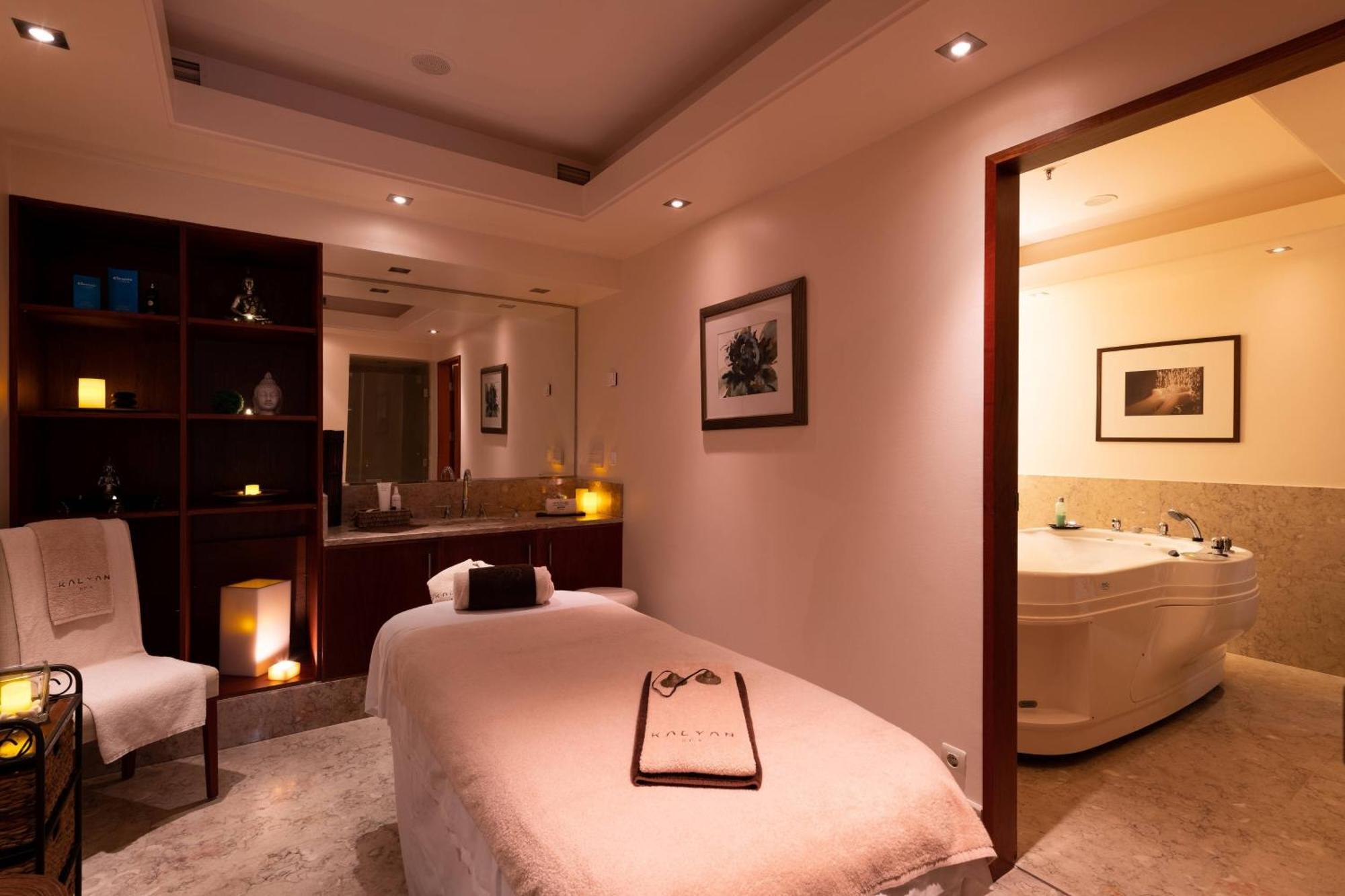 普拉亚德尔瑞伊万豪高尔夫及海滩度假村 外观 照片 A treatment room at the Four Seasons Spa