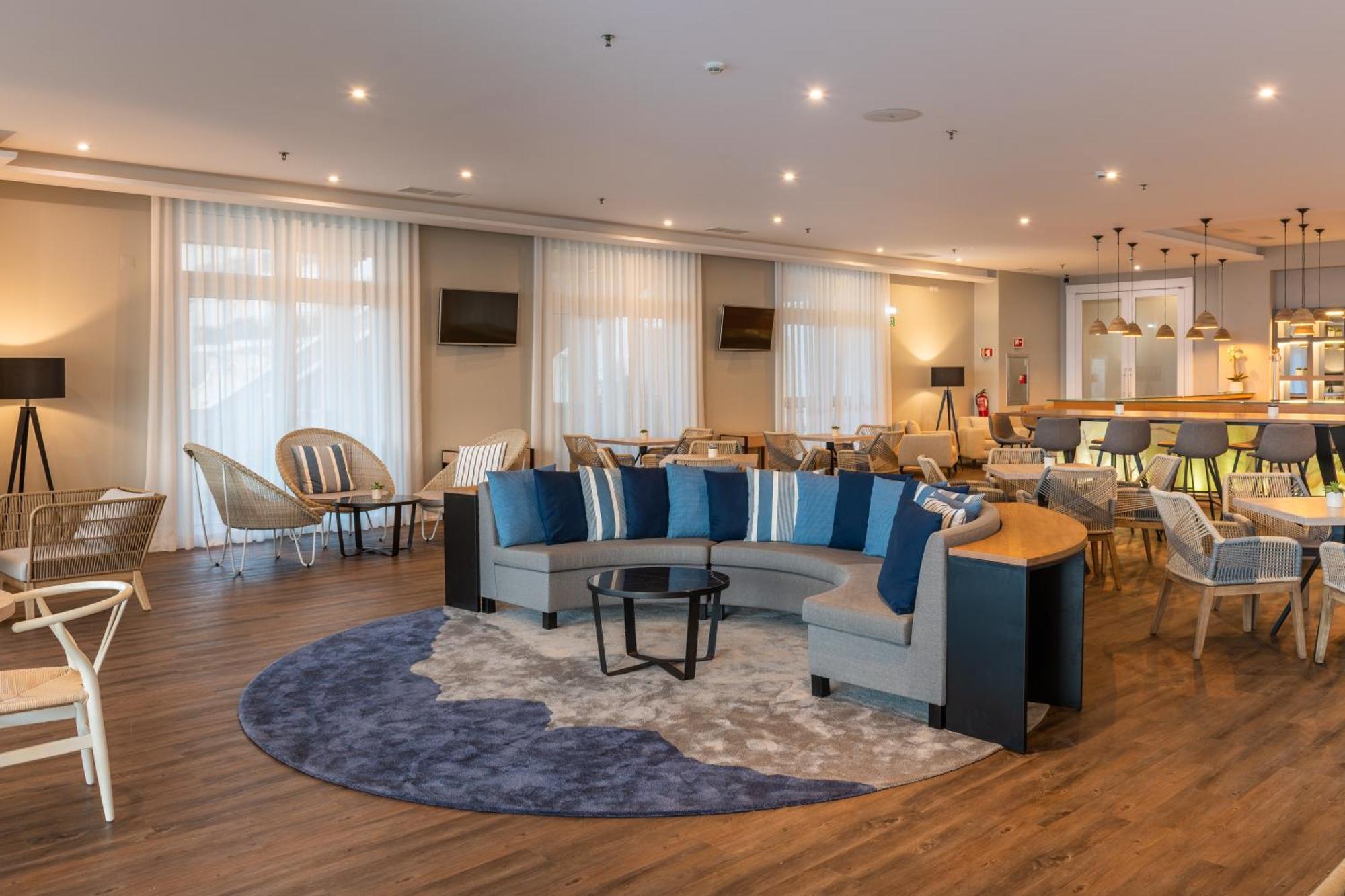 普拉亚德尔瑞伊万豪高尔夫及海滩度假村 外观 照片 The lounge at the airport