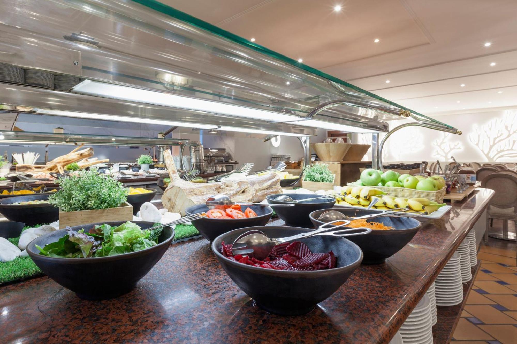 普拉亚德尔瑞伊万豪高尔夫及海滩度假村 外观 照片 A salad bar
