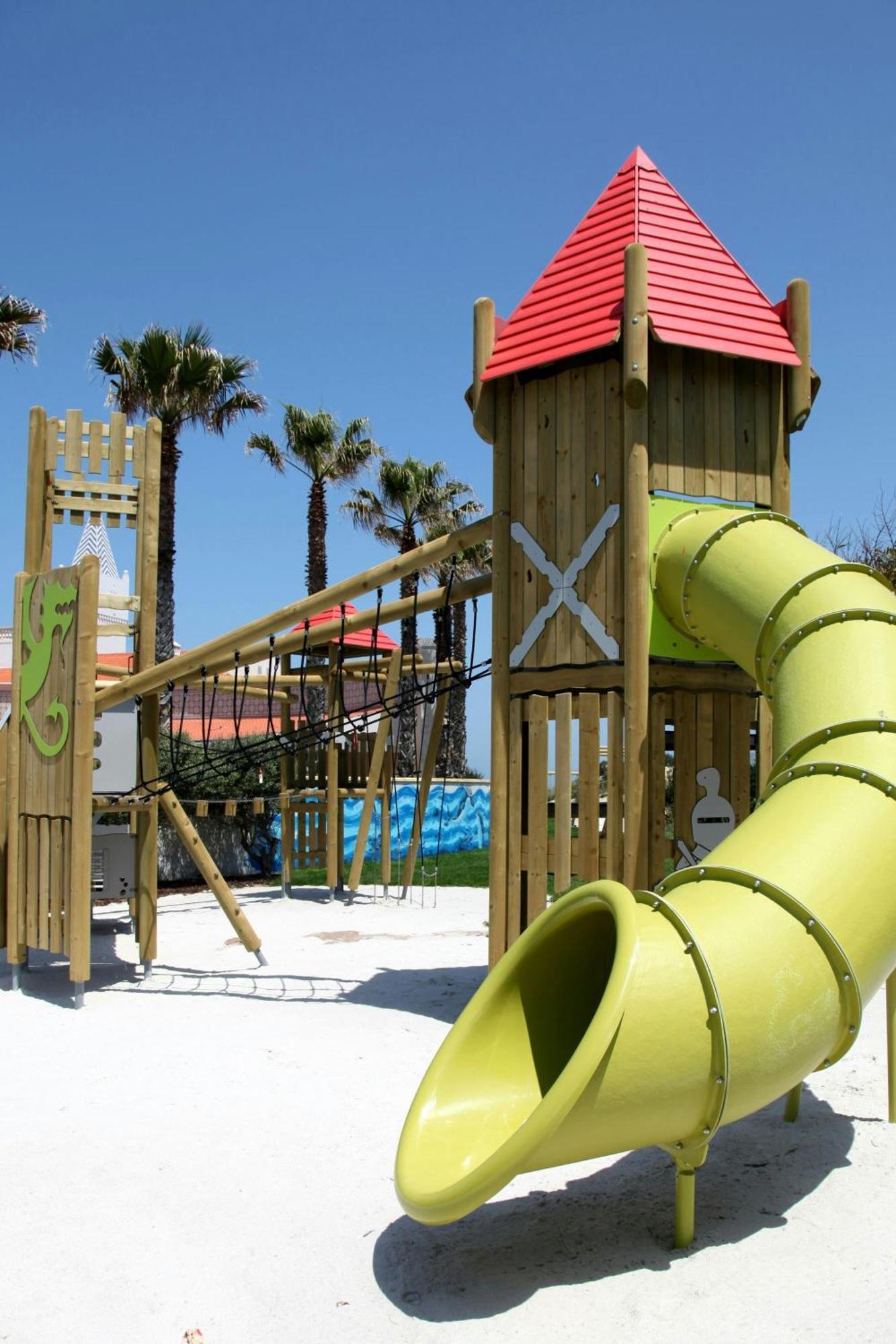 普拉亚德尔瑞伊万豪高尔夫及海滩度假村 外观 照片 Playground in Spain